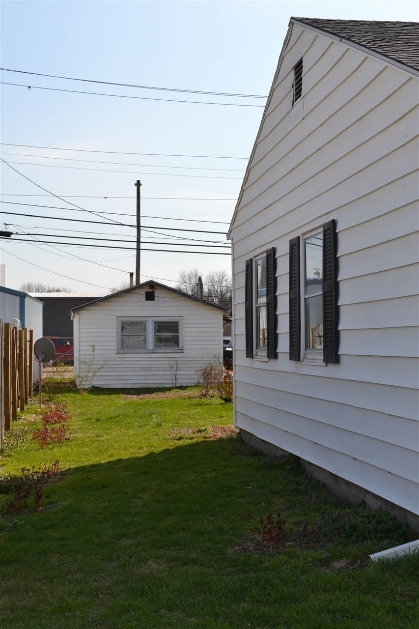 1412 8th St, Bedford, IN 47421 photo 3