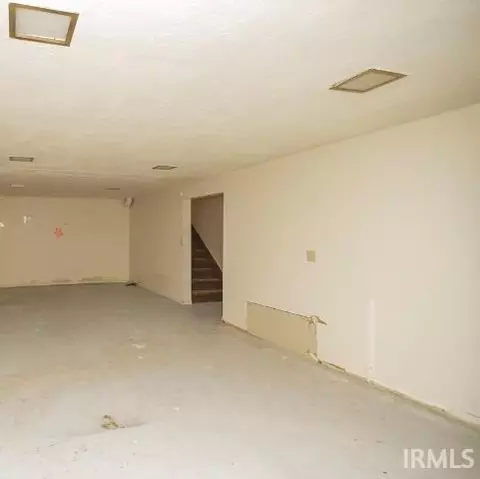 16287 Old Lantern Ct, Granger, IN 46530 photo 33
