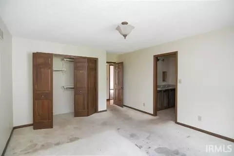 16287 Old Lantern Ct, Granger, IN 46530 photo 12