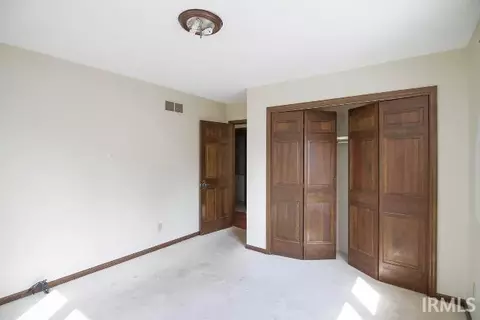 16287 Old Lantern Ct, Granger, IN 46530 photo 10