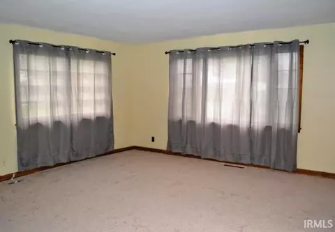 608 N Independence St, Windfall, IN 46076 photo 8