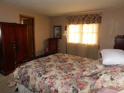 295 E Botts Ln, Salem, IN 47167 photo 15