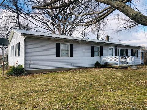 271 Old Vincennes Rd, Mitchell, IN 47446 photo 1