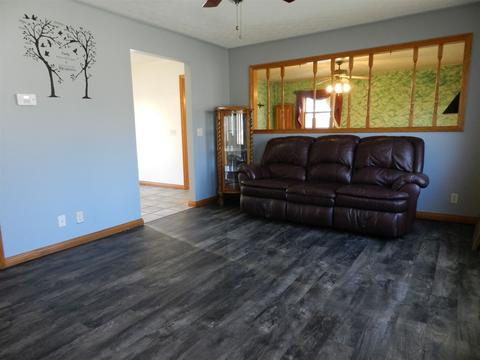185 E 37th St, Jasper, IN 47546 photo 2