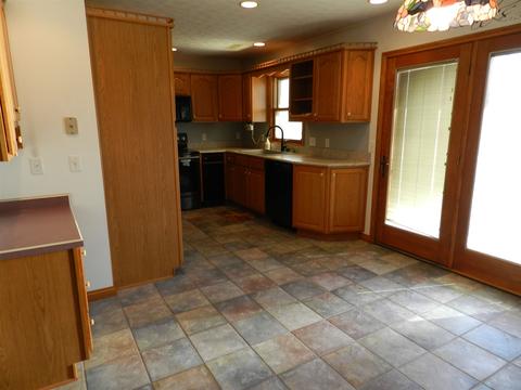 185 E 37th St, Jasper, IN 47546 photo 4