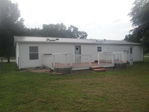 410 Dean St, Mitchell, IN 47446 photo 2