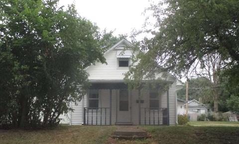 816 Second St, Covington, IN 47932 photo 1