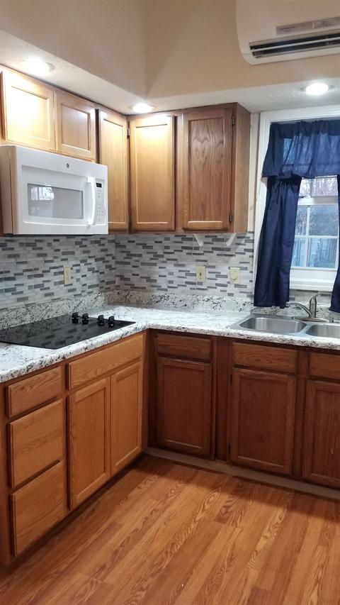 511 W Vine St, Mitchell, IN 47446 photo 2