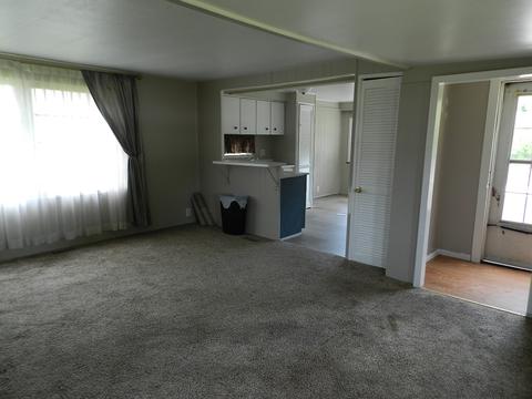 61 E Wilt St, Markle, IN 46770 photo 4
