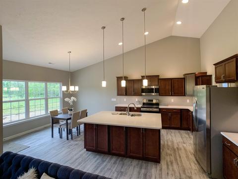 2105 Maple Leaf Dr, Kokomo, IN 46902 photo 4