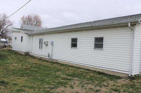 906 W Oak St, Mitchell, IN 47446 photo 3