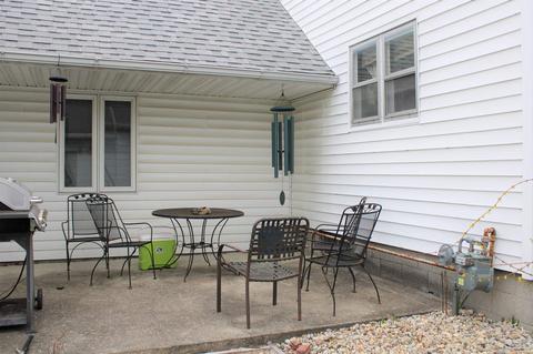 906 W Oak St, Mitchell, IN 47446 photo 5