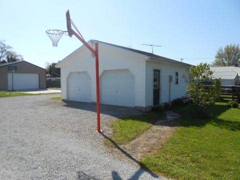313 E Walnut St, Odon, IN 47562 photo 9