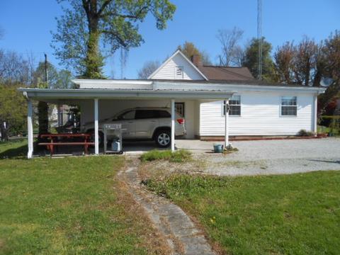 313 E Walnut St, Odon, IN 47562 photo 8
