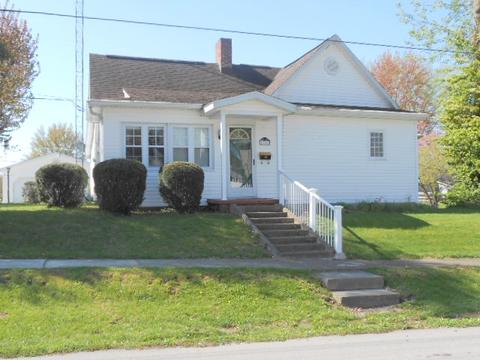 313 E Walnut St, Odon, IN 47562 photo 3