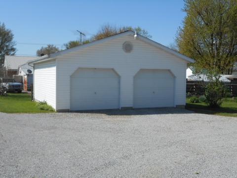 313 E Walnut St, Odon, IN 47562 photo 5
