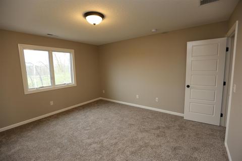 2070 Freestone Pl, Huntertown, IN 46748 photo 8