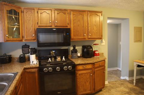 1107 R St, Bedford, IN 47421 photo 4