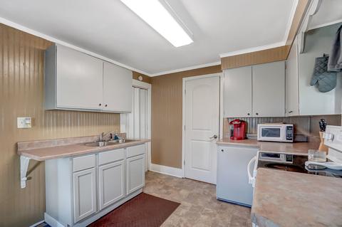 408 S Poplar St, Lagrange, IN 46761 photo 10