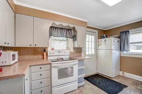 408 S Poplar St, Lagrange, IN 46761 photo 11