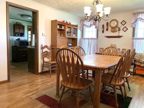 407 E North St, Bourbon, IN 46504 photo 6