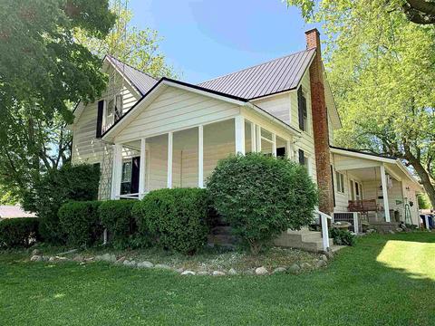 407 E North St, Bourbon, IN 46504 photo 1