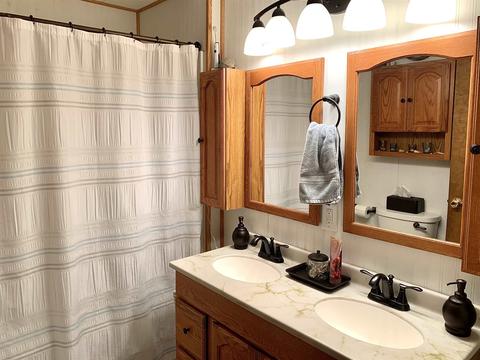 407 E North St, Bourbon, IN 46504 photo 11