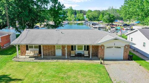 605 E Pickwick Dr, Syracuse, IN 46567 photo 1