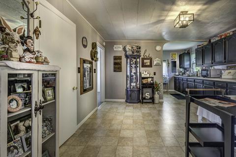 428 E Silver St, Bluffton, IN 46714 photo 10