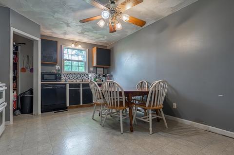 201 E Main St, Allendale, IL 62410 photo 6