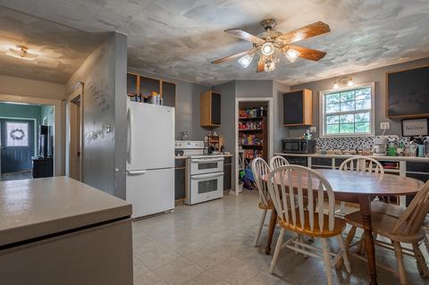 201 E Main St, Allendale, IL 62410 photo 3