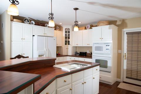1310 Cobblestone Rd, Jasper, IN 47546 photo 4