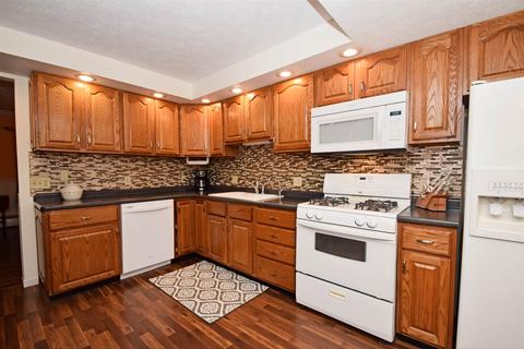 405 John St, Nappanee, IN 46550 photo 2