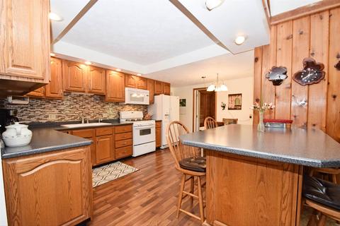 405 John St, Nappanee, IN 46550 photo 4