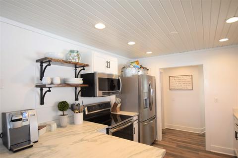 9078 E Hatchery Rd, Syracuse, IN 46567 photo 5