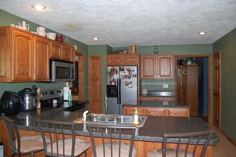 1076 E Abrams Rd, Bloomfield, IN 47424 photo 4