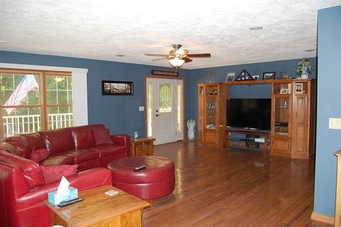 1076 E Abrams Rd, Bloomfield, IN 47424 photo 2