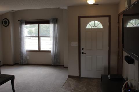 305 Rathert Ct, Auburn, IN 46706 photo 2