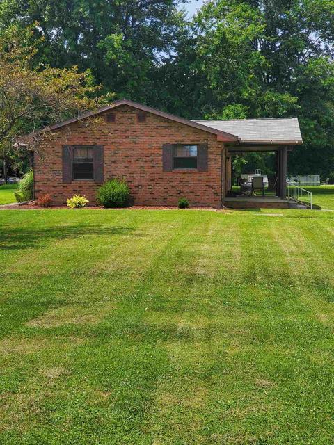12 N Roberts Dr, Bicknell, IN 47512 photo 3