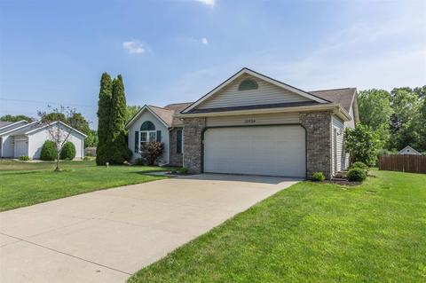 30724 Springfield Ct, Granger, IN 46530 photo 2