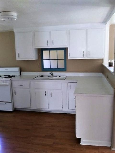 122 E Spring St, Peru, IN 46970 photo 4