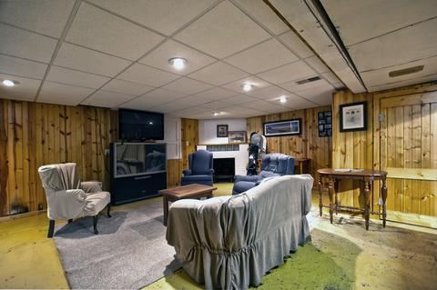 258 E John St, Nappanee, IN 46550 photo 25