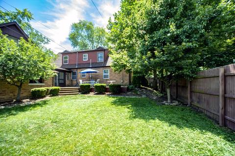258 E John St, Nappanee, IN 46550 photo 30