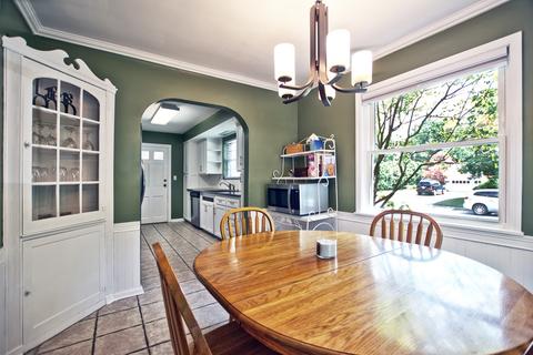 258 E John St, Nappanee, IN 46550 photo 10