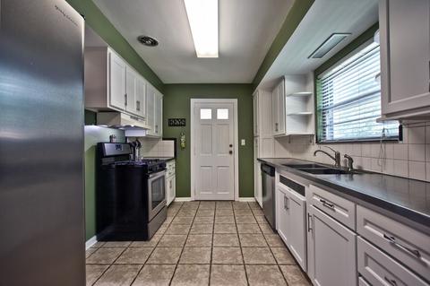 258 E John St, Nappanee, IN 46550 photo 13