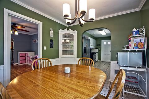 258 E John St, Nappanee, IN 46550 photo 9
