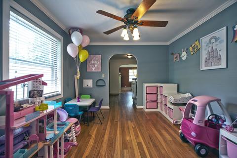 258 E John St, Nappanee, IN 46550 photo 8