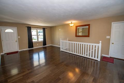 30758 Springfield Ct, Granger, IN 46530 photo 2