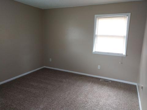 357 W Walnut St, Nappanee, IN 46550 photo 12