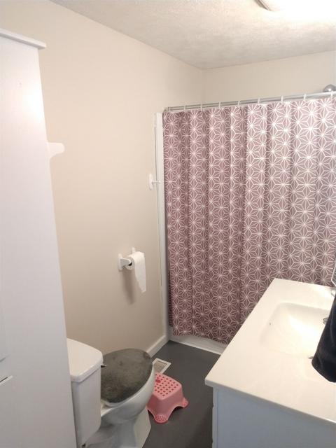 357 W Walnut St, Nappanee, IN 46550 photo 6